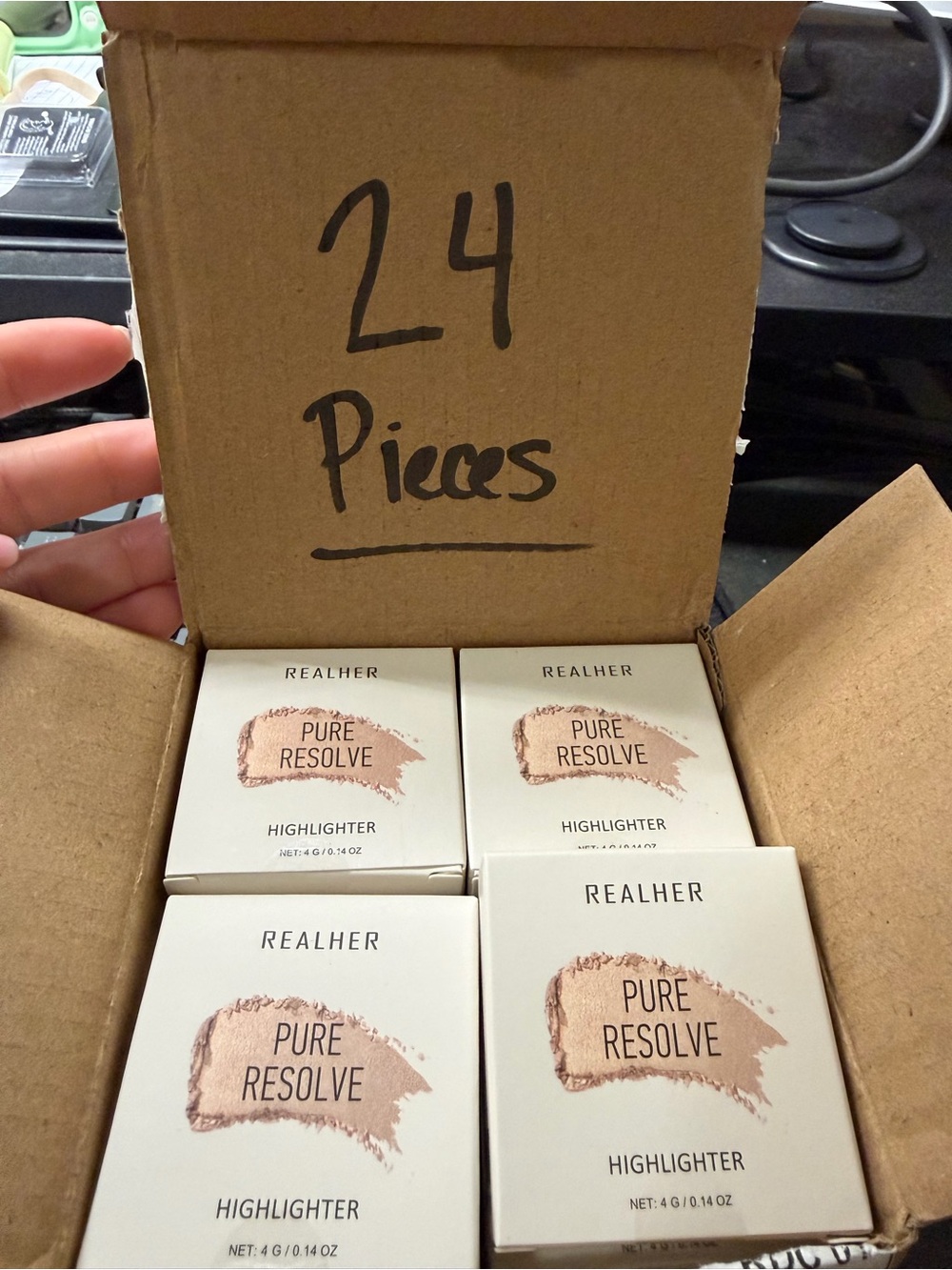 RealHer Pure Resolve Highlighter - Soft Champagne Beige (24 Pack)
